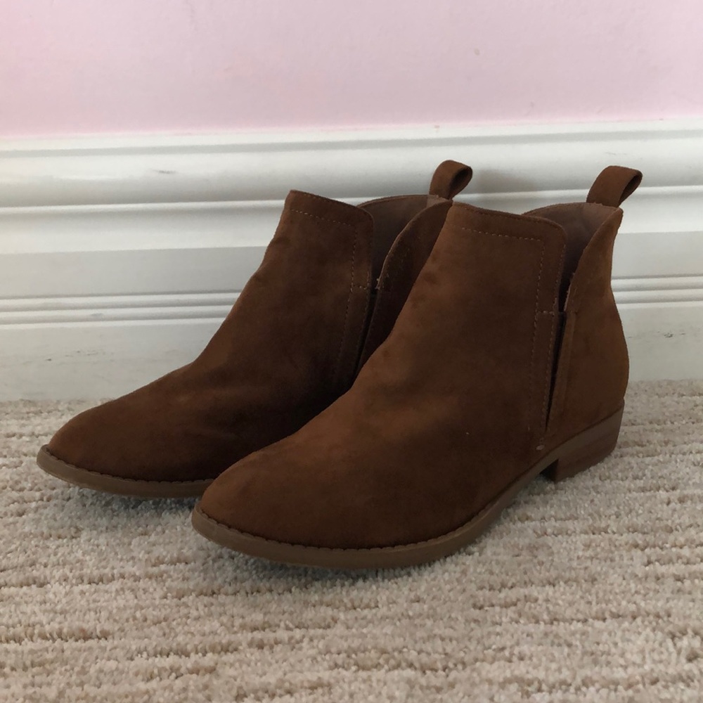brown boots